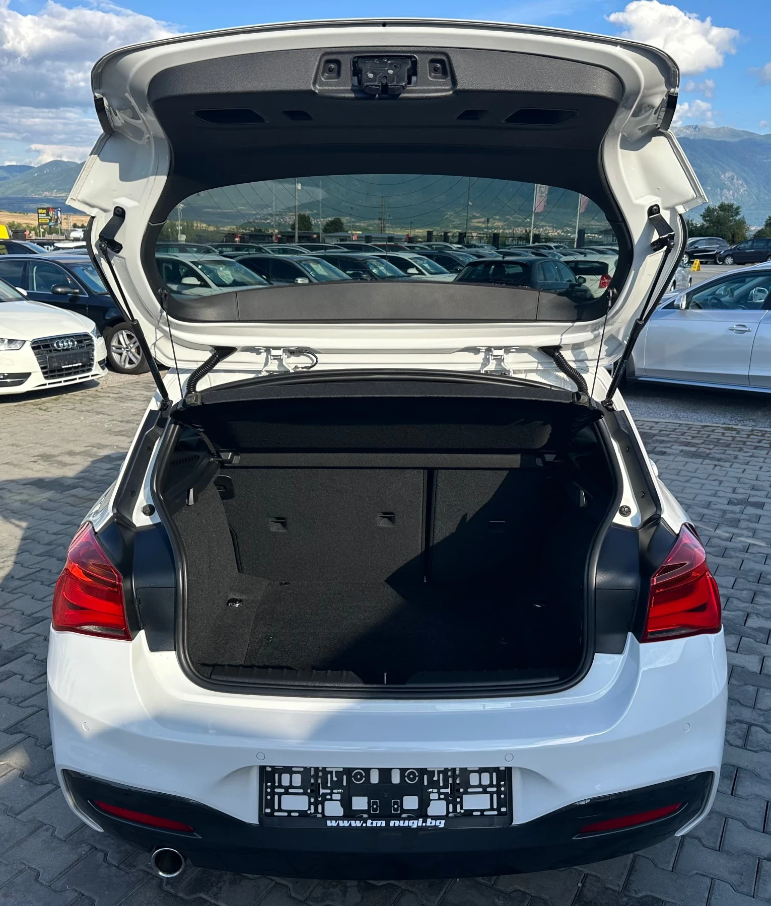 BMW 118 M SPORT PAKET* FULL LED* NAVI* KEYLESS* TOP* , снимка 16 - Автомобили и джипове - 55416833