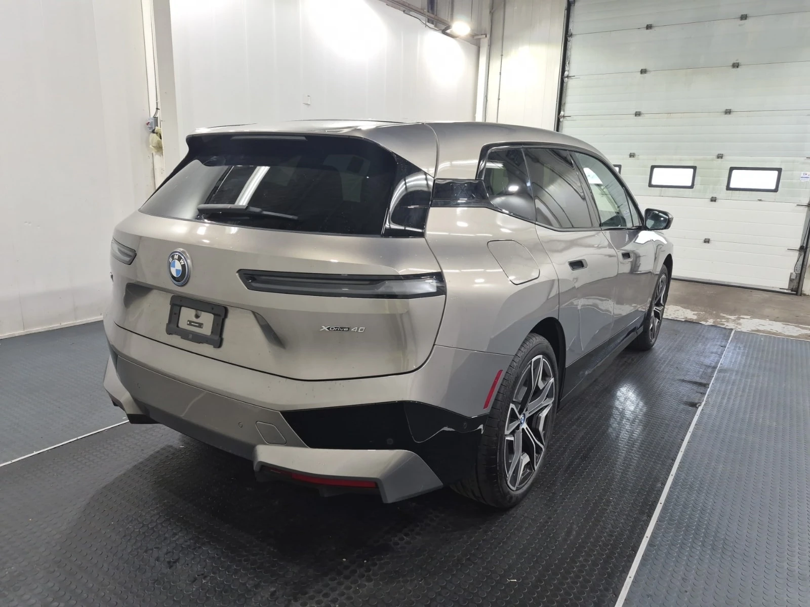 BMW iX XDRIVE40 | CARFAX | АВТОФИНАНСИРАНЕ, снимка 3 - Автомобили и джипове - 55887642
