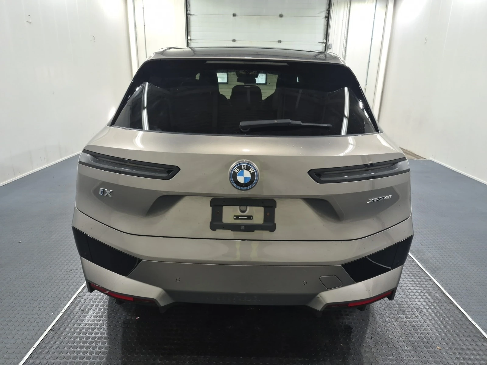 BMW iX XDRIVE40 | CARFAX | АВТОФИНАНСИРАНЕ, снимка 4 - Автомобили и джипове - 55887642