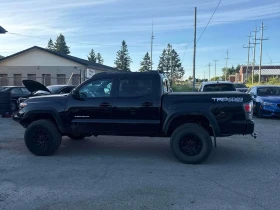 Toyota Tacoma * 4x4 Double Cab SB * CARFAX * ОПЦИЯ ЗА ФИНАНСИРАН, снимка 2