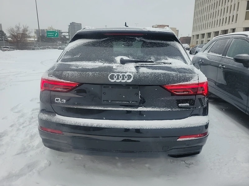 Audi Q3 * KOMFORT * CARFAX * ЦЕНА ДО БГ, снимка 17 - Автомобили и джипове - 52898813