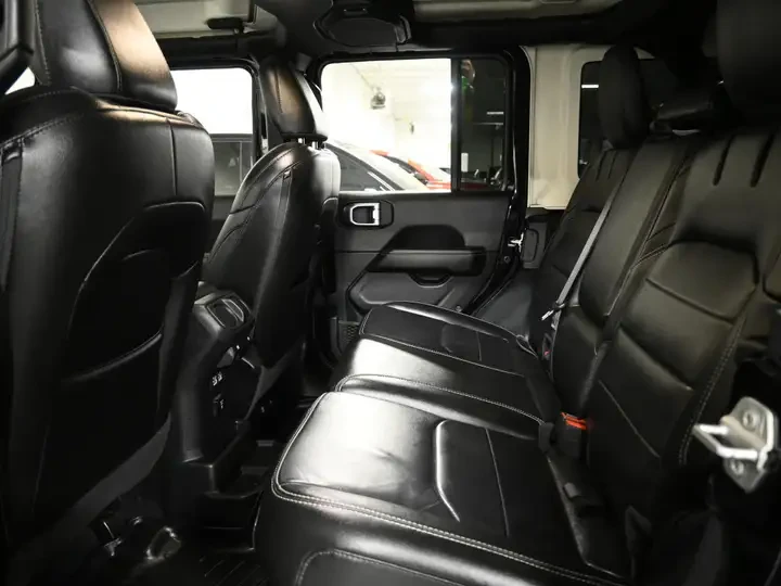 Jeep Wrangler Unlimited Sahara 4XE/ФИНАНСИРАНЕ , снимка 16 - Автомобили и джипове - 54552842