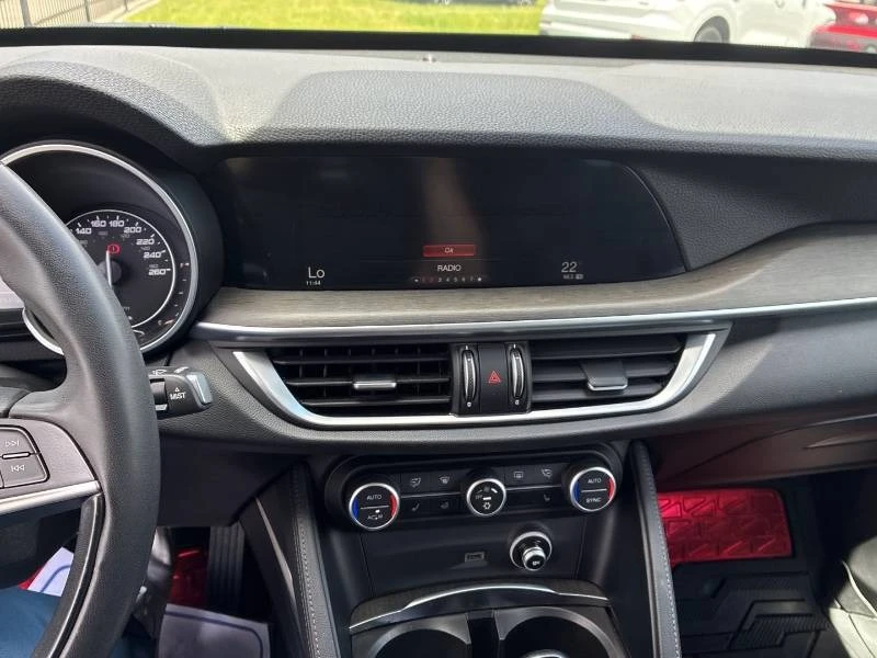 Alfa Romeo Stelvio * Ti * AWD * ПОДГРЕВ * КАМЕРА * ПАМЕТ * NAVI, снимка 10 - Автомобили и джипове - 55010937