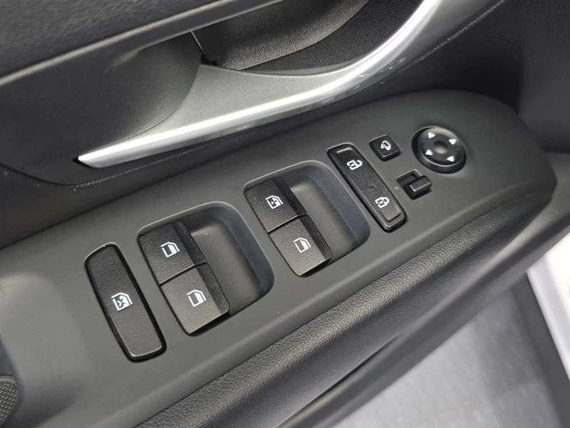 Hyundai Tucson Diesel 2.0 4WD| 136к.с.| ВКЛ.ТЕХНОТЕСТ, снимка 13 - Автомобили и джипове - 55351972