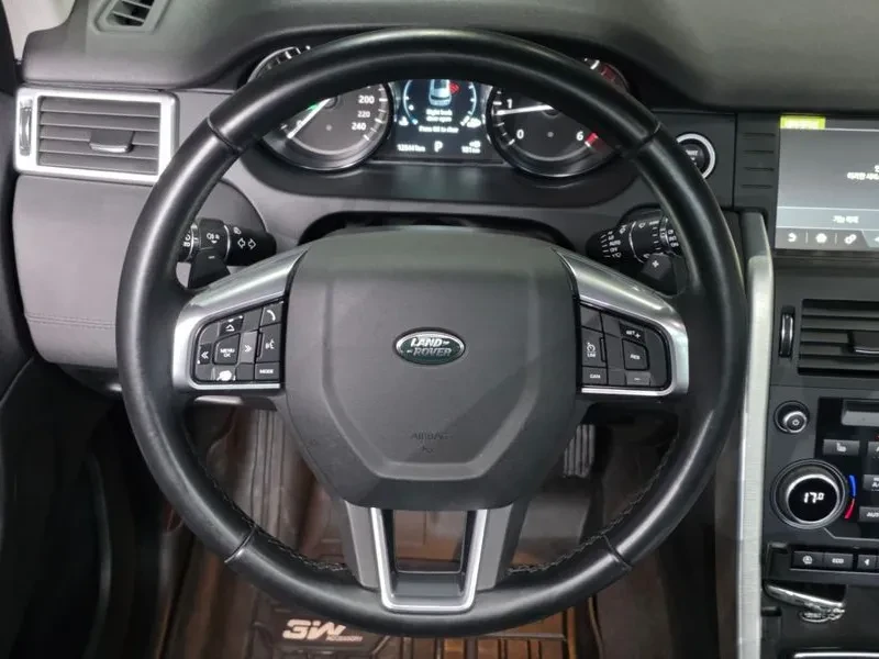 Land Rover Discovery Sport 2.0 Td4 Se, снимка 13 - Автомобили и джипове - 55652960