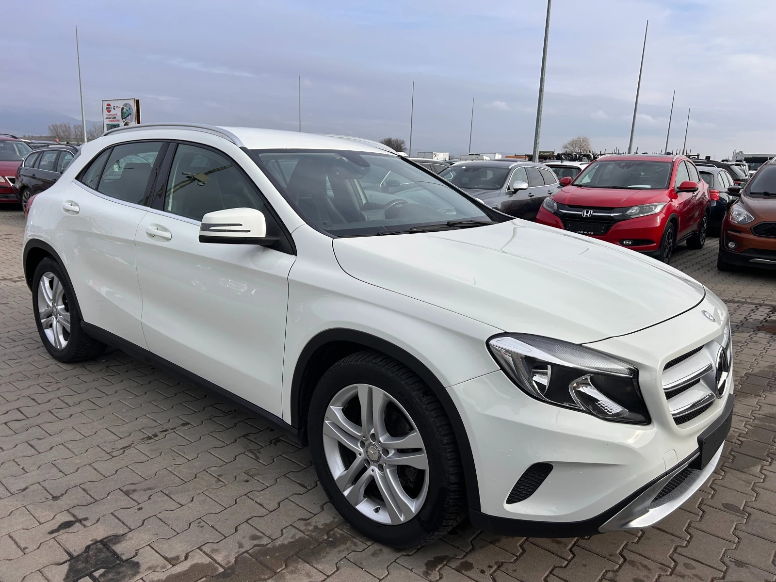 Mercedes-Benz GLA 200 CDI 4MATIC AVTOMAT/NAVI/KAMERA - изображение 4