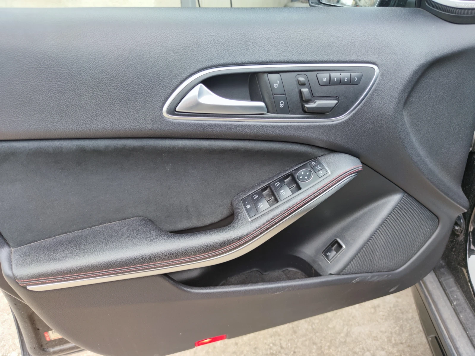 Mercedes-Benz GLA 45 AMG 360hp 4x4 CARFAX!, снимка 15 - Автомобили и джипове - 53065176