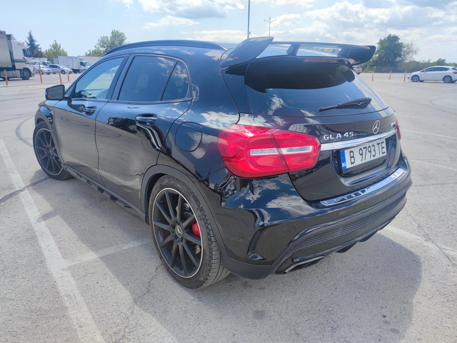 Mercedes-Benz GLA 45 AMG 360hp 4x4 CARFAX! - изображение 2