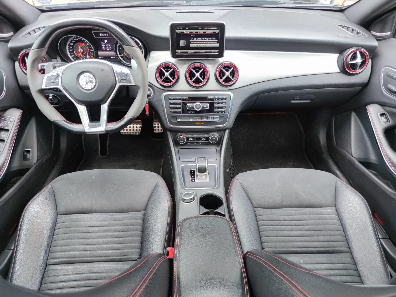 Mercedes-Benz GLA 45 AMG 360hp 4x4 CARFAX!, снимка 13 - Автомобили и джипове - 53065176