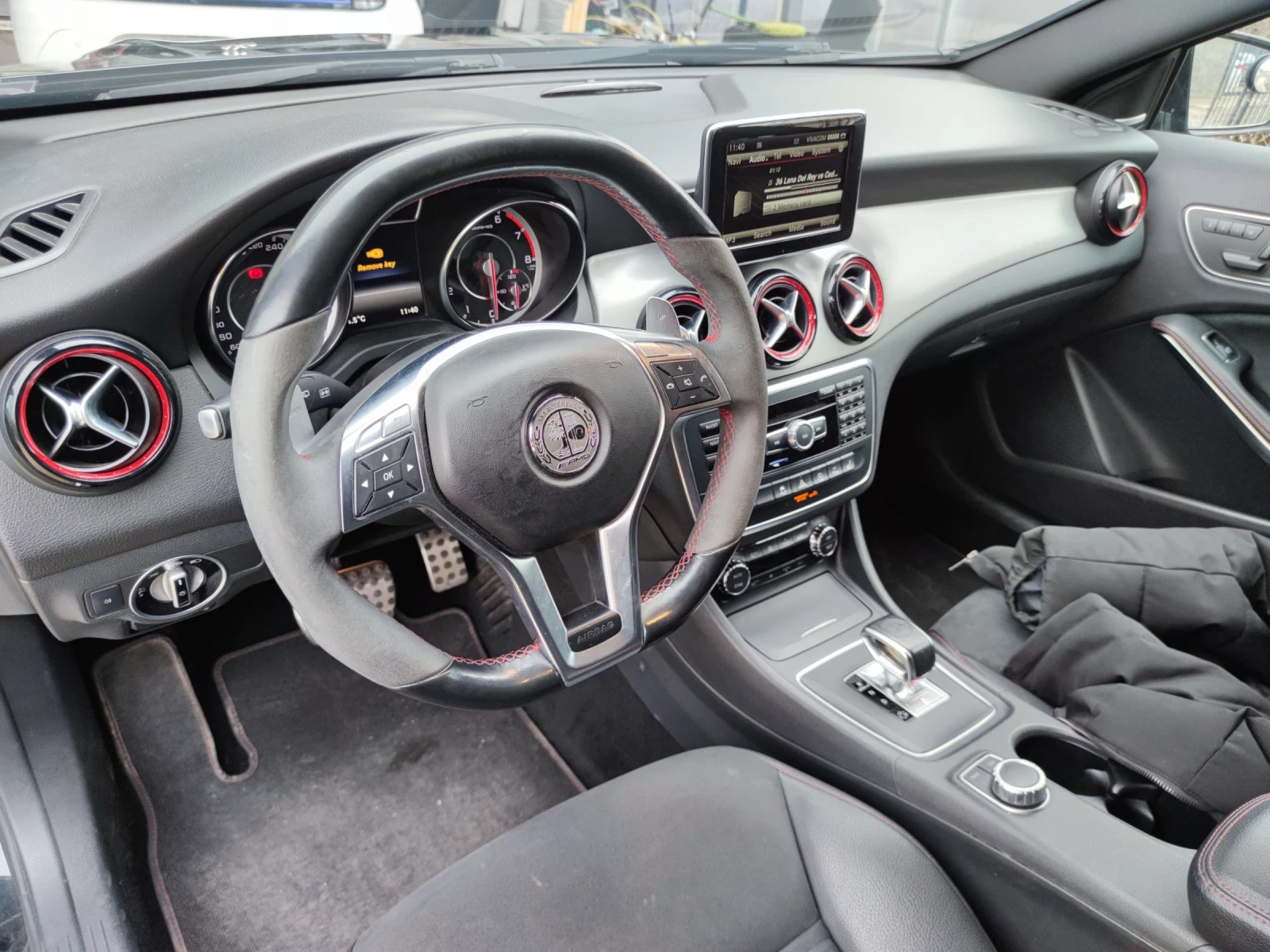 Mercedes-Benz GLA 45 AMG 360hp 4x4 CARFAX!, снимка 9 - Автомобили и джипове - 53065176