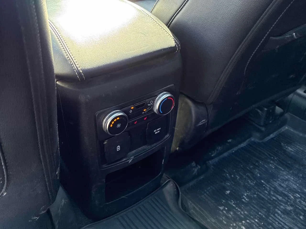 Ford Explorer * ST * ДИСТРОНИК* ПАНОРАМА* 360 КАМЕРА* ПОДГРЕВИ* , снимка 9 - Автомобили и джипове - 53987017