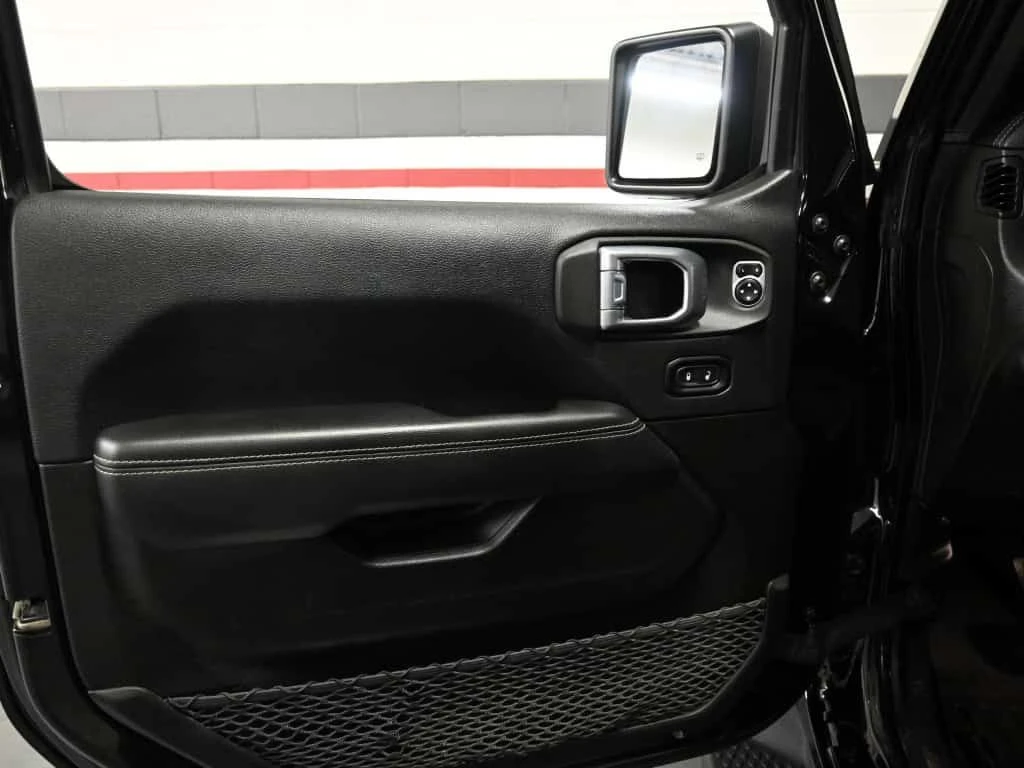 Jeep Wrangler Unlimited Sahara 4XE/ФИНАНСИРАНЕ , снимка 8 - Автомобили и джипове - 54552842