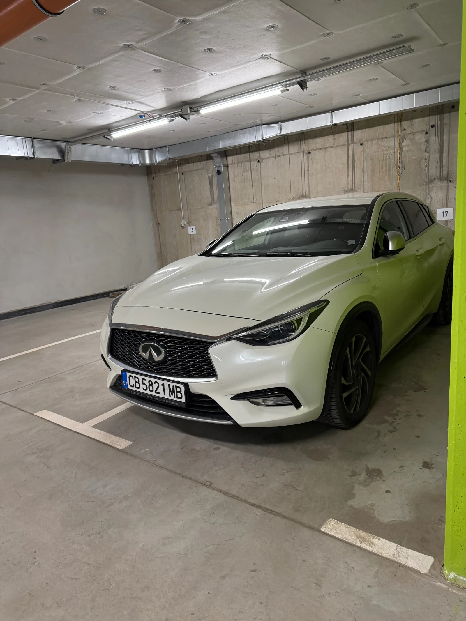 Infiniti Q30, снимка 3 - Автомобили и джипове - 54637415
