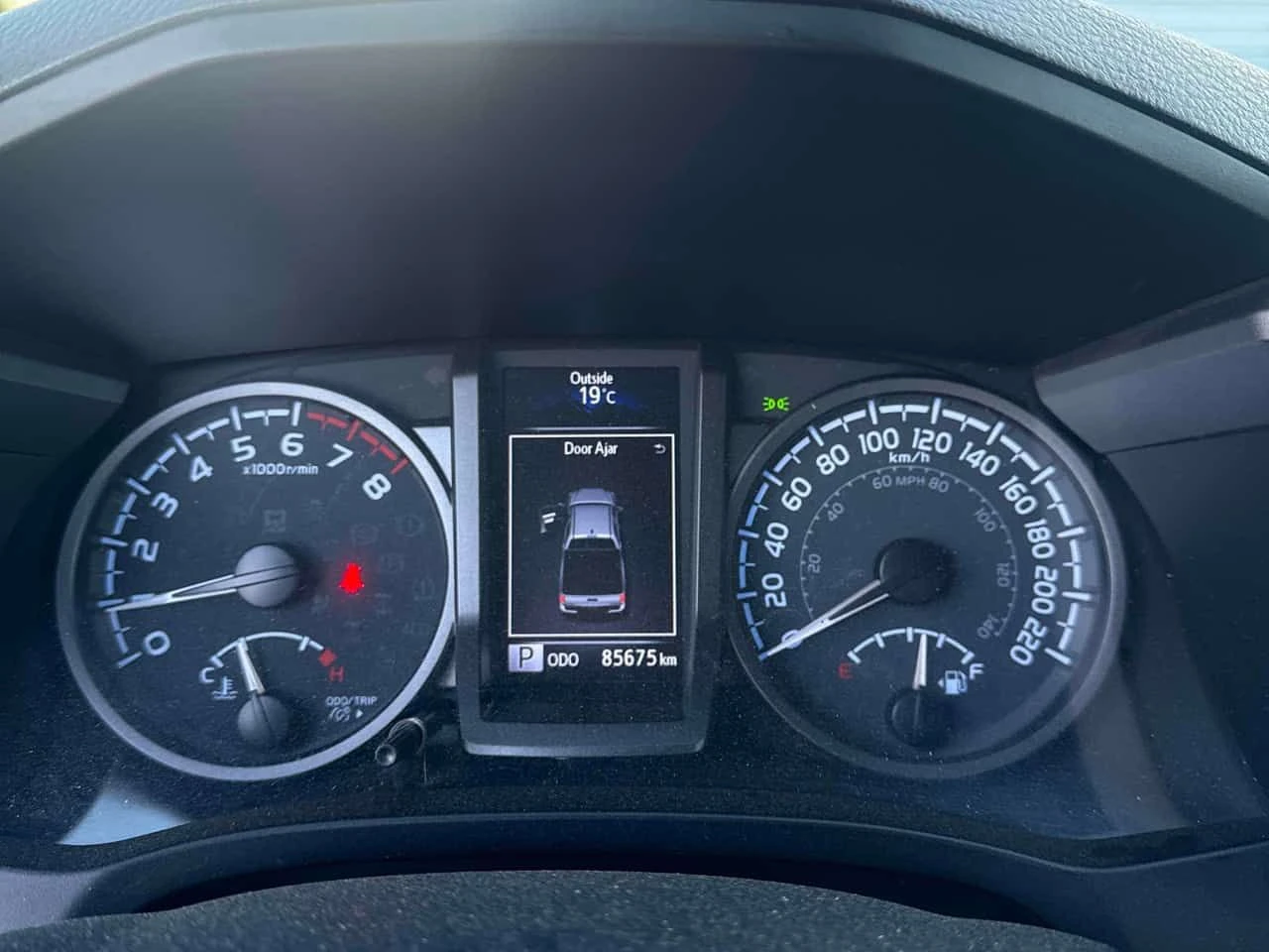 Toyota Tacoma * 4x4 Double Cab SB * CARFAX * ОПЦИЯ ЗА ФИНАНСИРАН, снимка 8 - Автомобили и джипове - 55199414