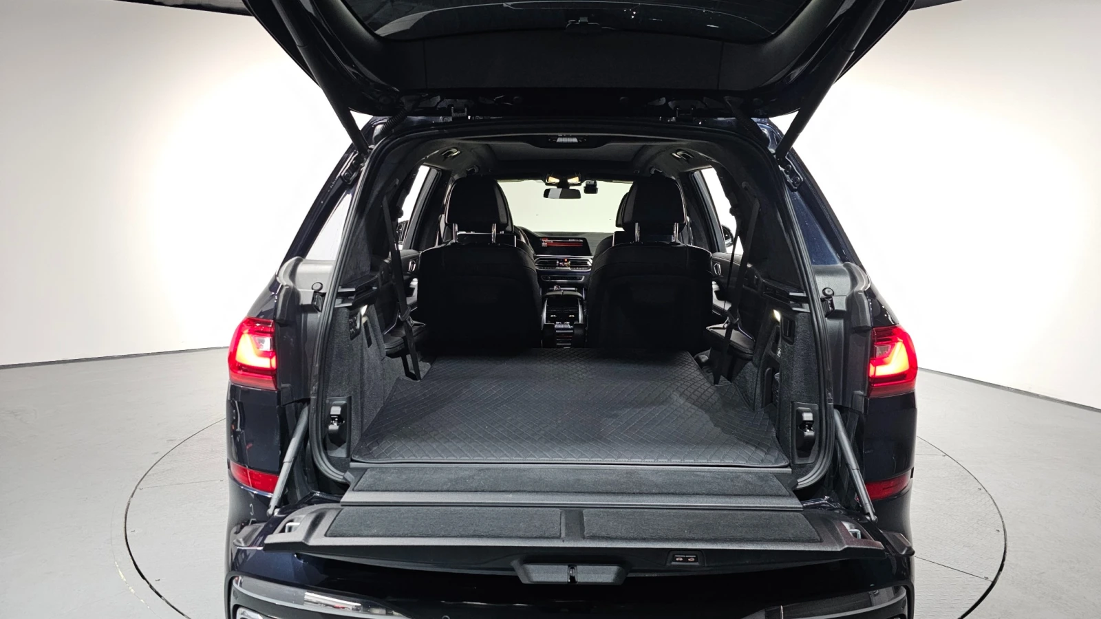 BMW X7 * Xdrive* Laser* Night Vision* Pano, снимка 8 - Автомобили и джипове - 55245090