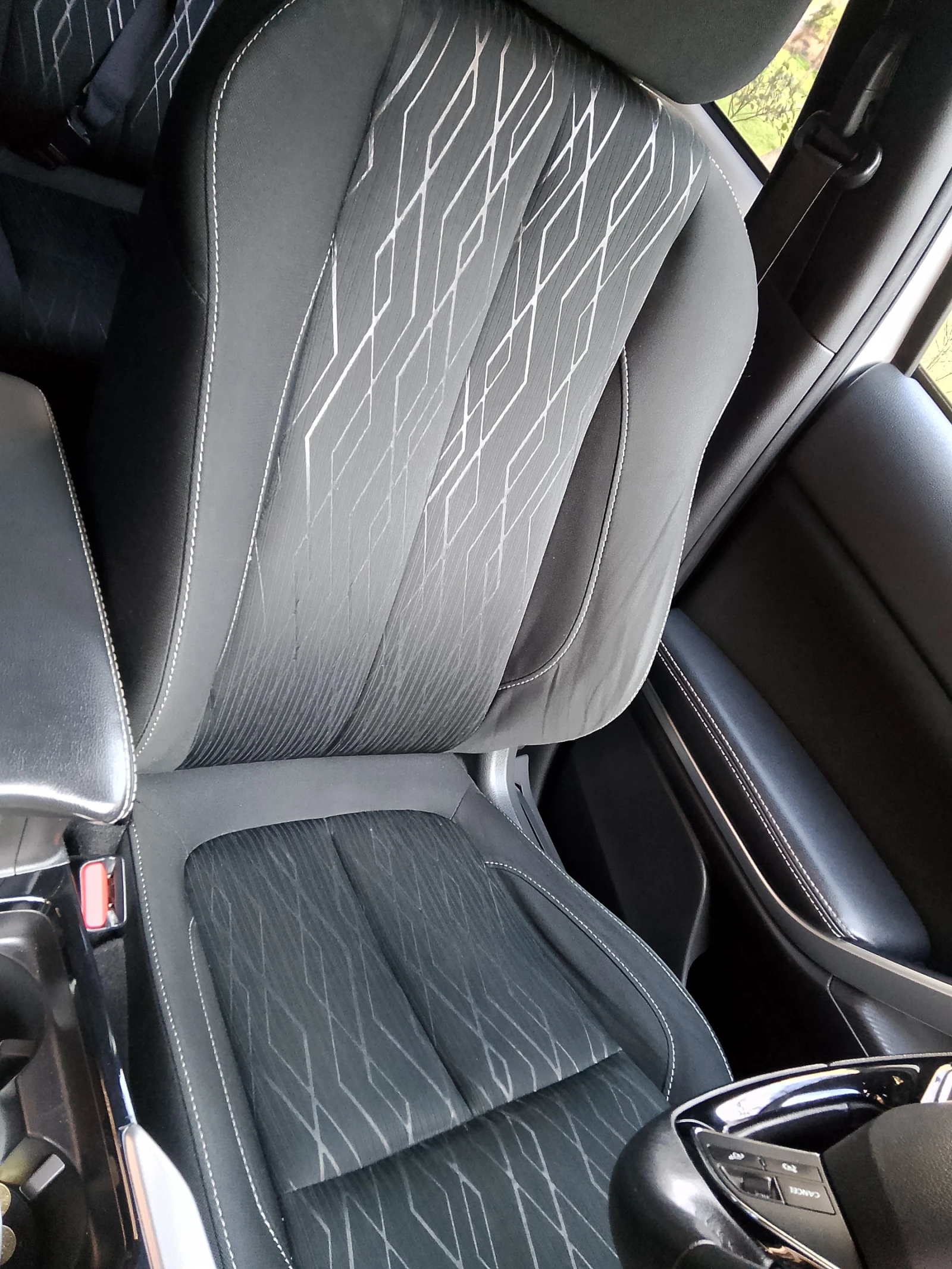 Mitsubishi Eclipse Cross, снимка 14 - Автомобили и джипове - 55645716