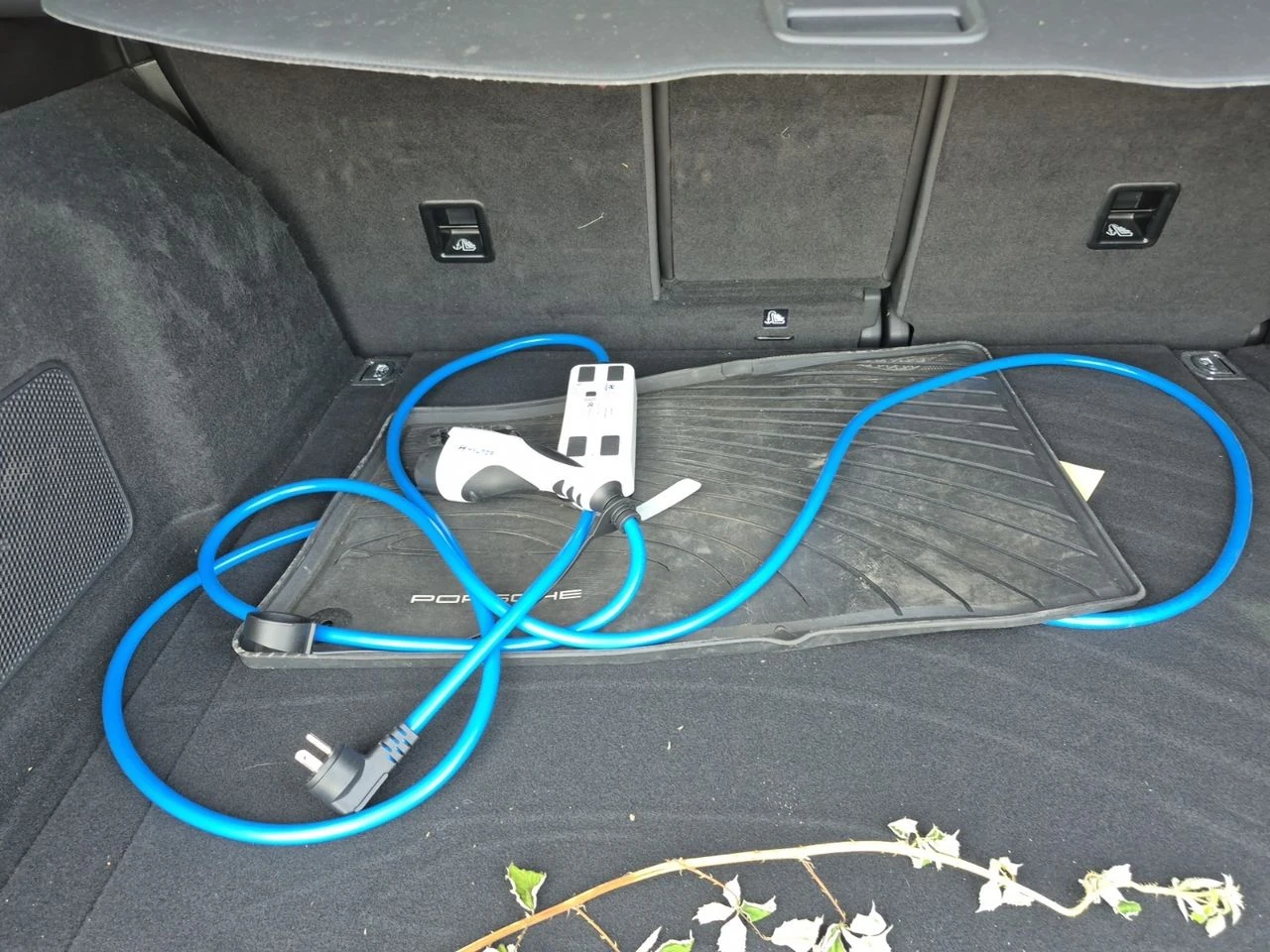 Porsche Cayenne S E-HYBRID, снимка 15 - Автомобили и джипове - 55728651