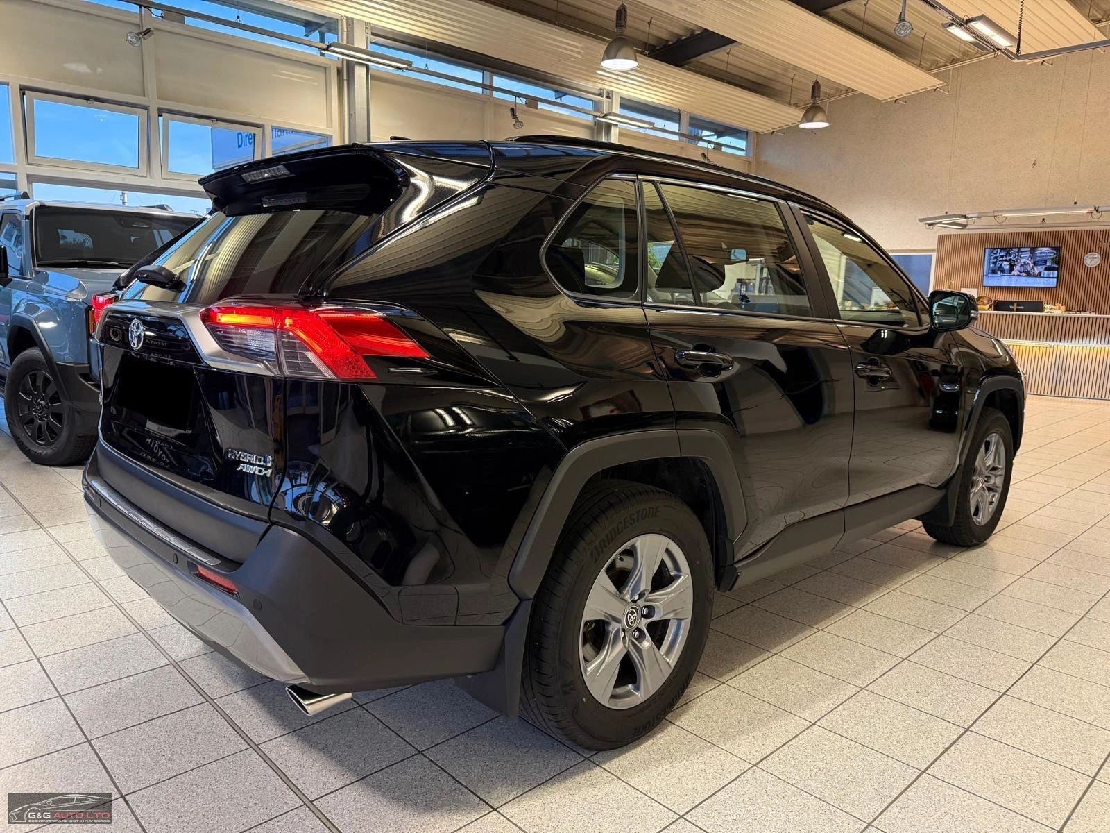 Toyota Rav4 HEV/4X4/TEAM-D/222HP/CAM/LED/DIGITAL/950z | Mobile.bg � ����������� 4