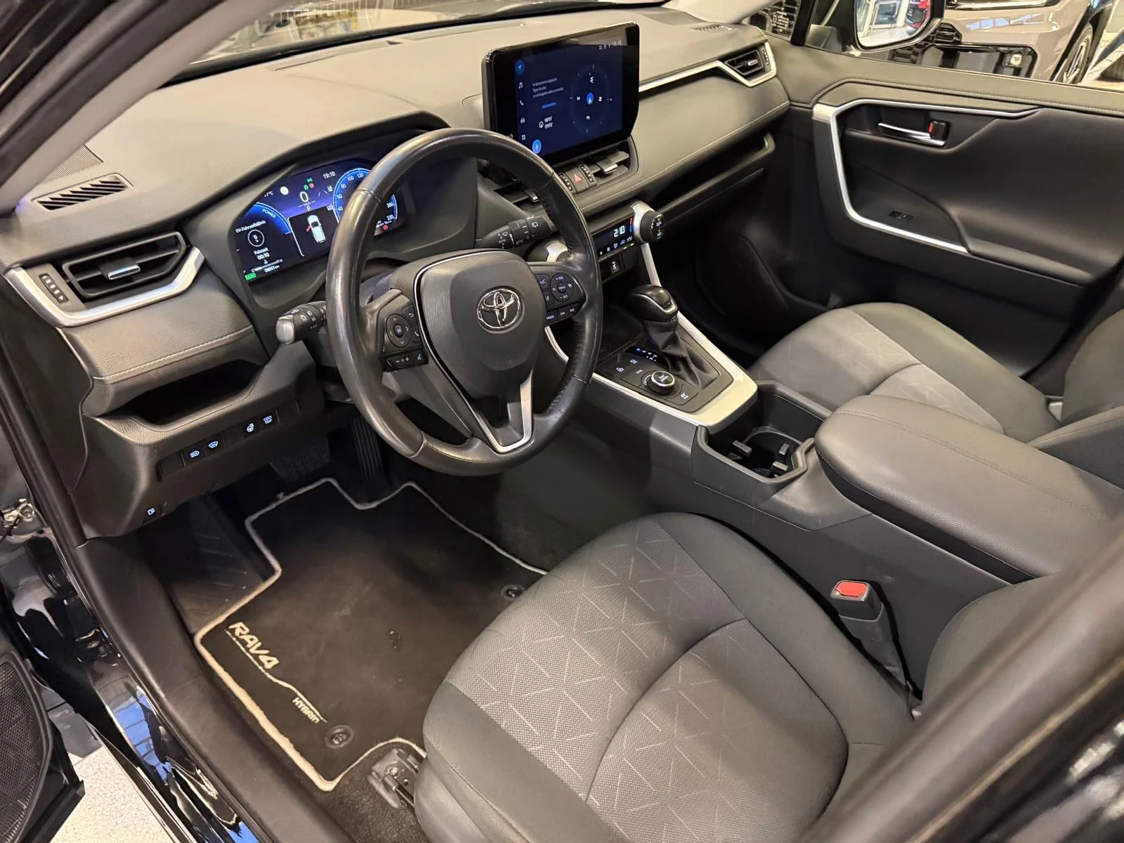 Toyota Rav4 HEV/4X4/TEAM-D/222HP/CAM/LED/DIGITAL/950z | Mobile.bg � ����������� 10