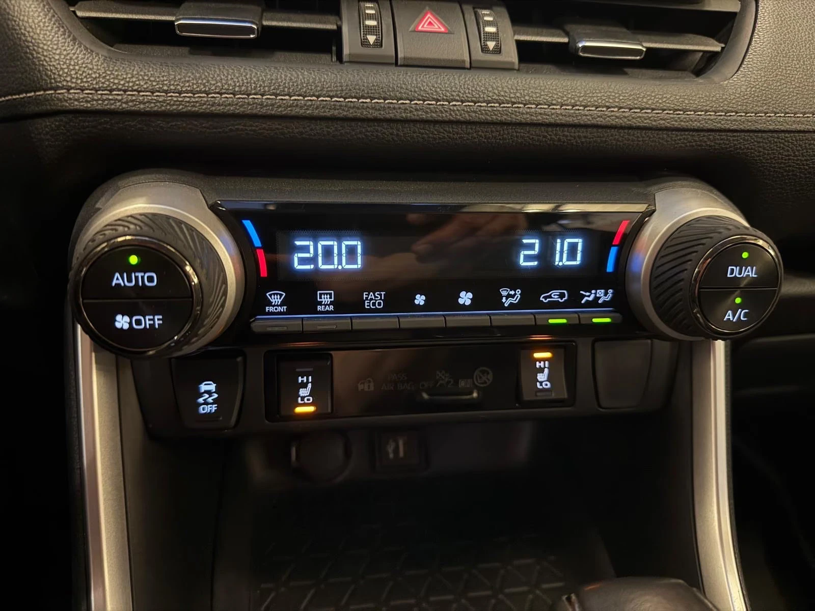 Toyota Rav4 HEV/4X4/TEAM-D/222HP/CAM/LED/DIGITAL/950z | Mobile.bg � ����������� 15