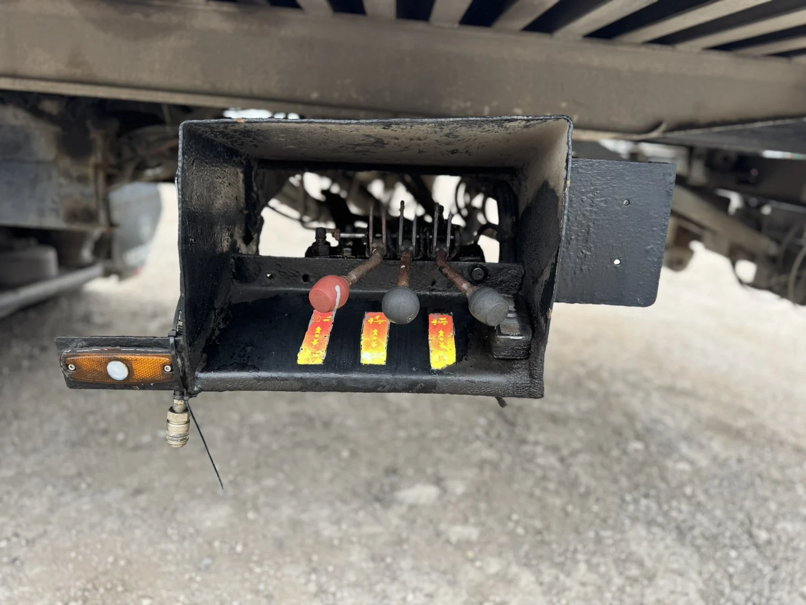 Mercedes-Benz 815 Варио, снимка 6 - Камиони - 54357622