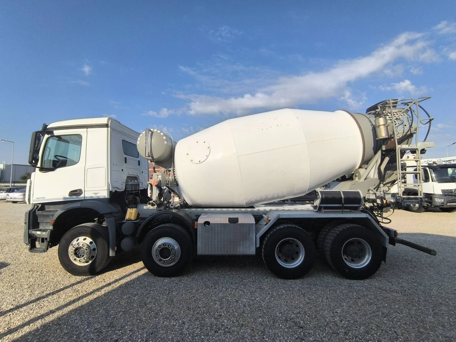 Бетон миксер Mercedes AROCS 3242 CIFA 9M3 - изображение 4