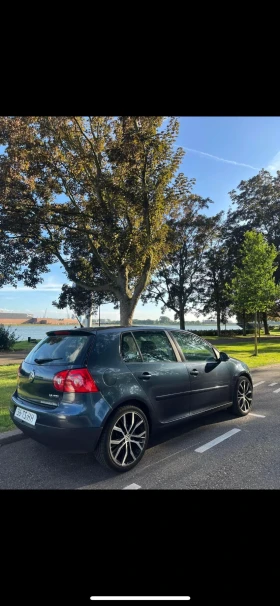 VW Golf 1.6 FSI FACELIFT, снимка 2