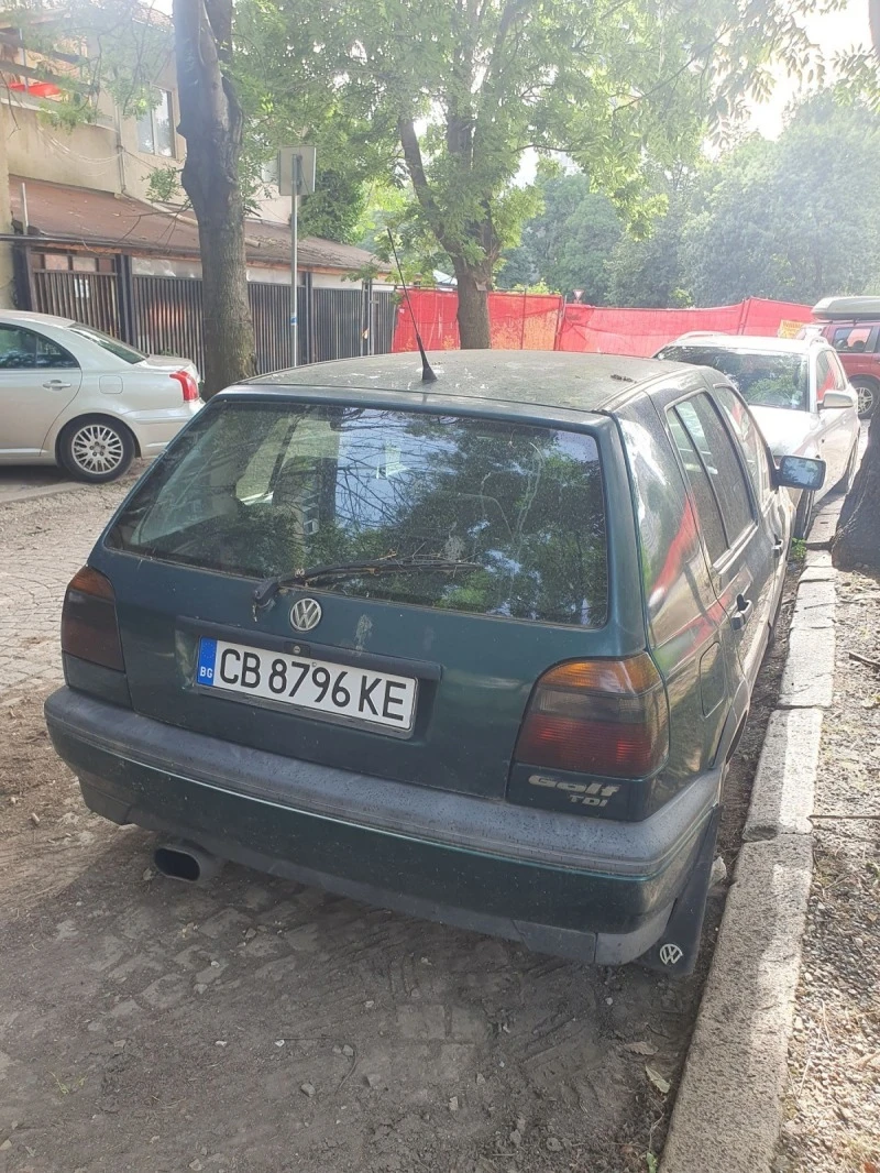 VW Golf 1.9tdi, снимка 8 - Автомобили и джипове - 46295639