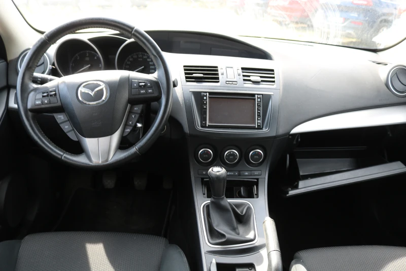 Mazda 3 2.2 MZR-CD, снимка 11 - Автомобили и джипове - 47368768