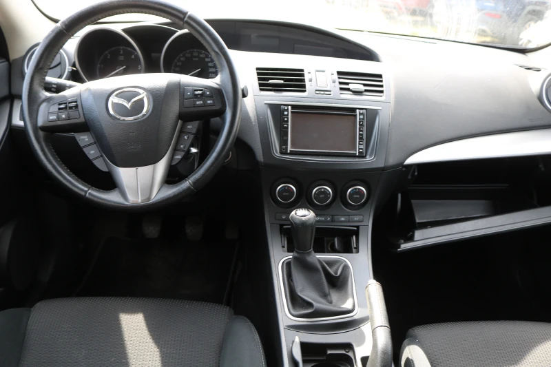 Mazda 3 2.2 MZR-CD, снимка 10 - Автомобили и джипове - 47368768