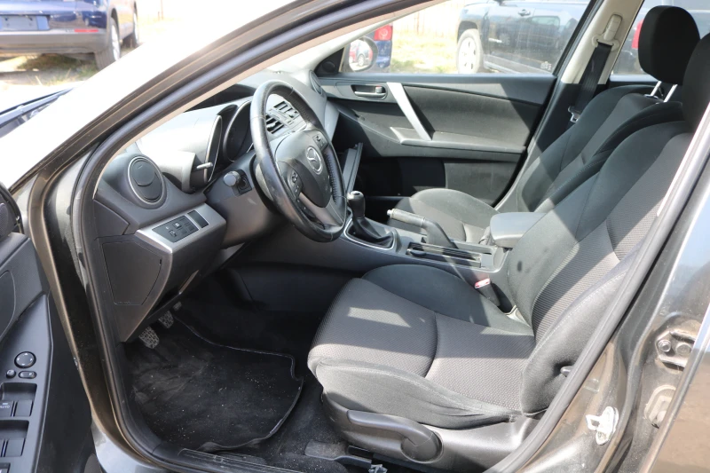 Mazda 3 2.2 MZR-CD, снимка 6 - Автомобили и джипове - 47368768