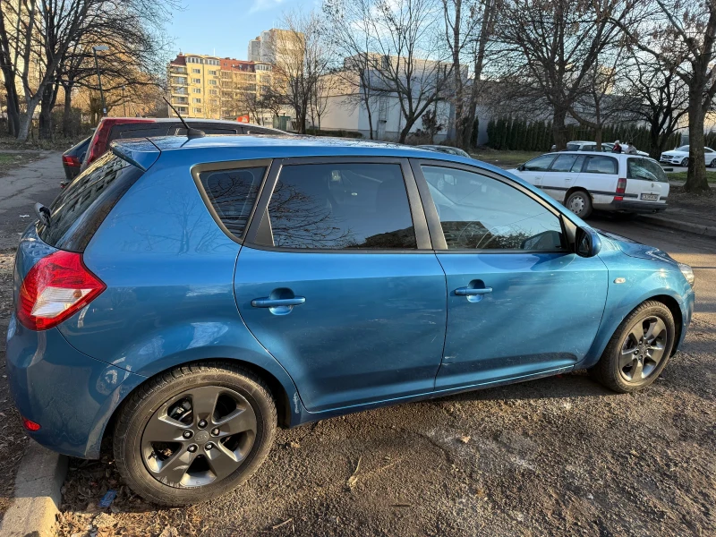 Kia Ceed, снимка 4 - Автомобили и джипове - 48824975