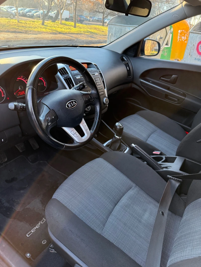 Kia Ceed, снимка 9 - Автомобили и джипове - 48824975