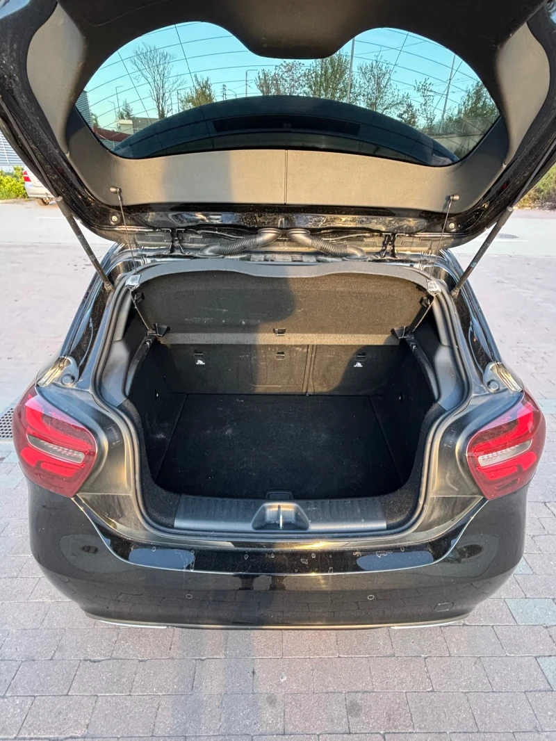 Mercedes-Benz A 180 d Facelift AMG Sport LED , снимка 8 - Автомобили и джипове - 52555927