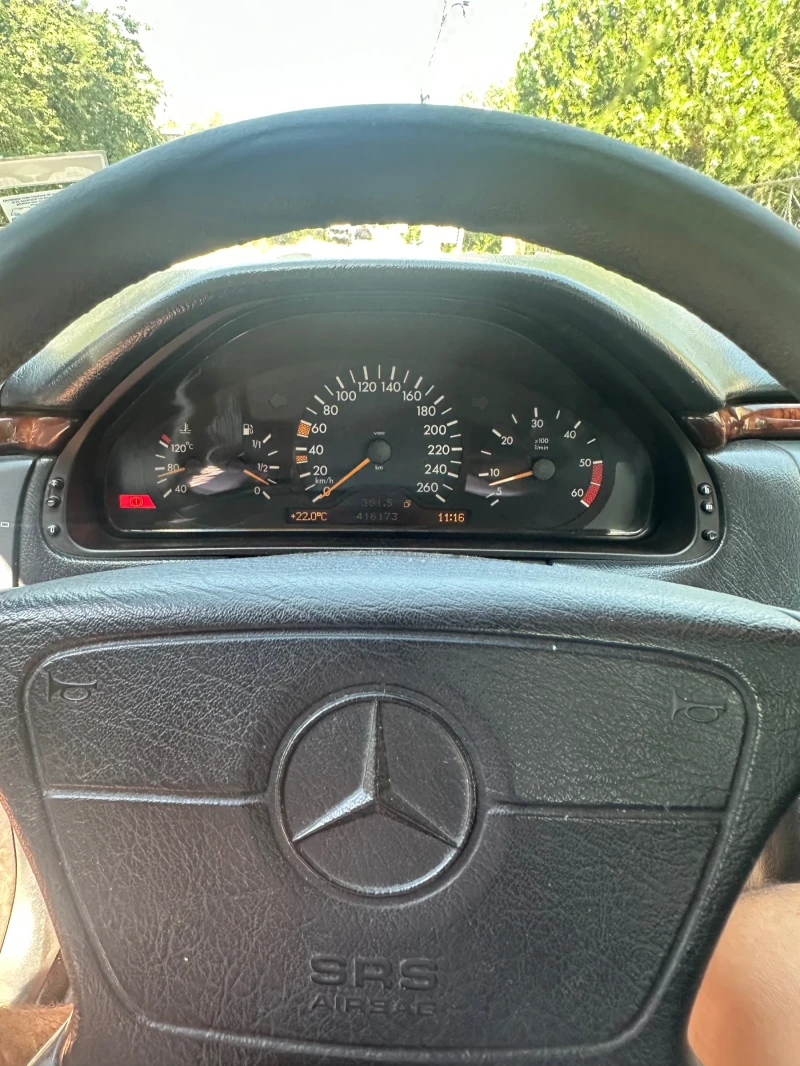 Mercedes-Benz E 250, снимка 8 - Автомобили и джипове - 51989555