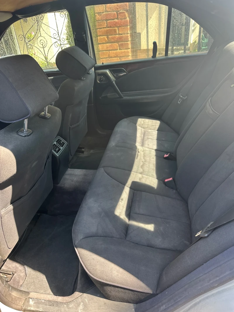 Mercedes-Benz E 250, снимка 10 - Автомобили и джипове - 51989555