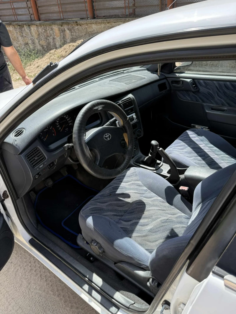 Toyota Carina 1.6, снимка 7 - Автомобили и джипове - 51499806