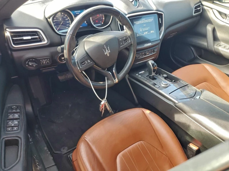 Maserati Ghibli 8ZF* Keyless* Подгреви* Кафява кожа* Камера* , снимка 8 - Автомобили и джипове - 52836750