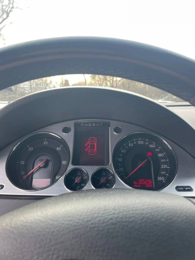 VW Passat 2.0 TDI HIGHLINE, снимка 7 - Автомобили и джипове - 53235301