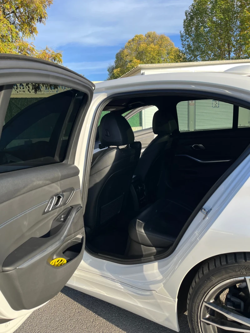 BMW 320 X-Drive М Пакет, снимка 13 - Автомобили и джипове - 53358777