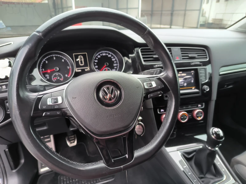 VW Golf 1.6 TDI Highline , снимка 7 - Автомобили и джипове - 53459241