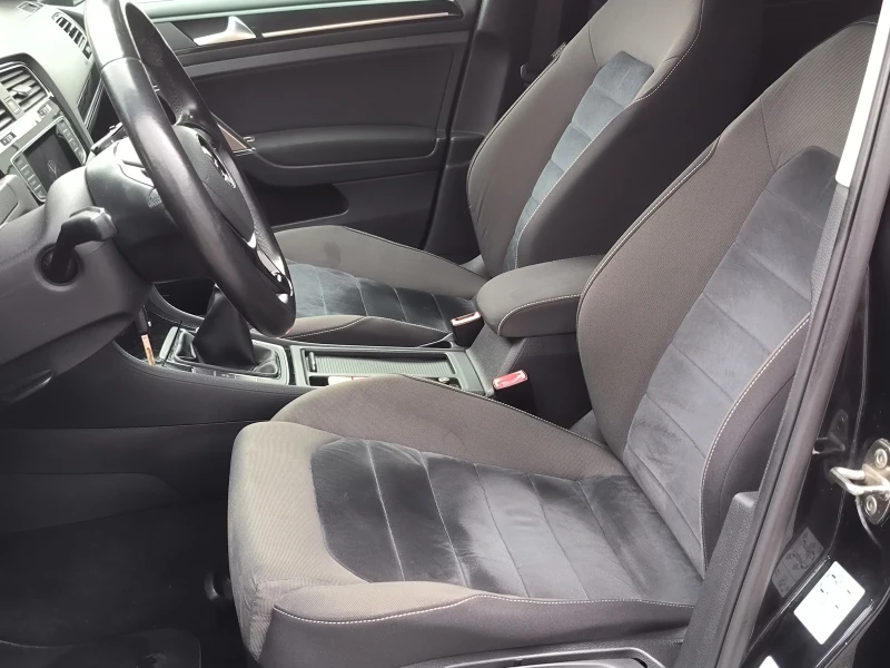 VW Golf 1.6 TDI Highline , снимка 8 - Автомобили и джипове - 53459241