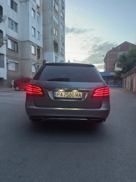 Mercedes-Benz E 220 Топ автомобил - изображение 2