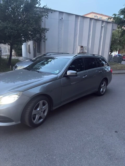 Mercedes-Benz E 220 Топ автомобил - изображение 4
