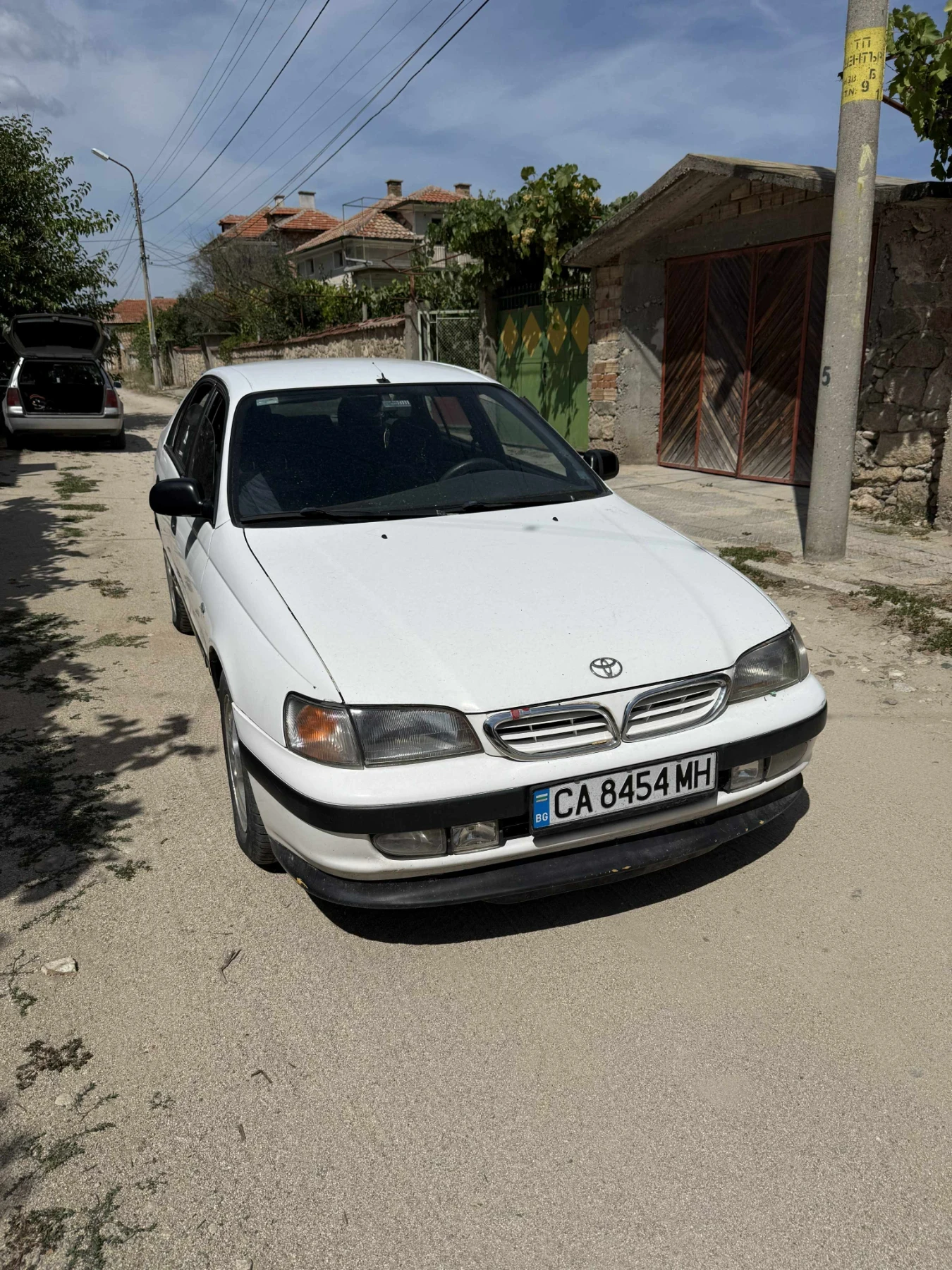 Toyota Carina 1.6 - изображение 2