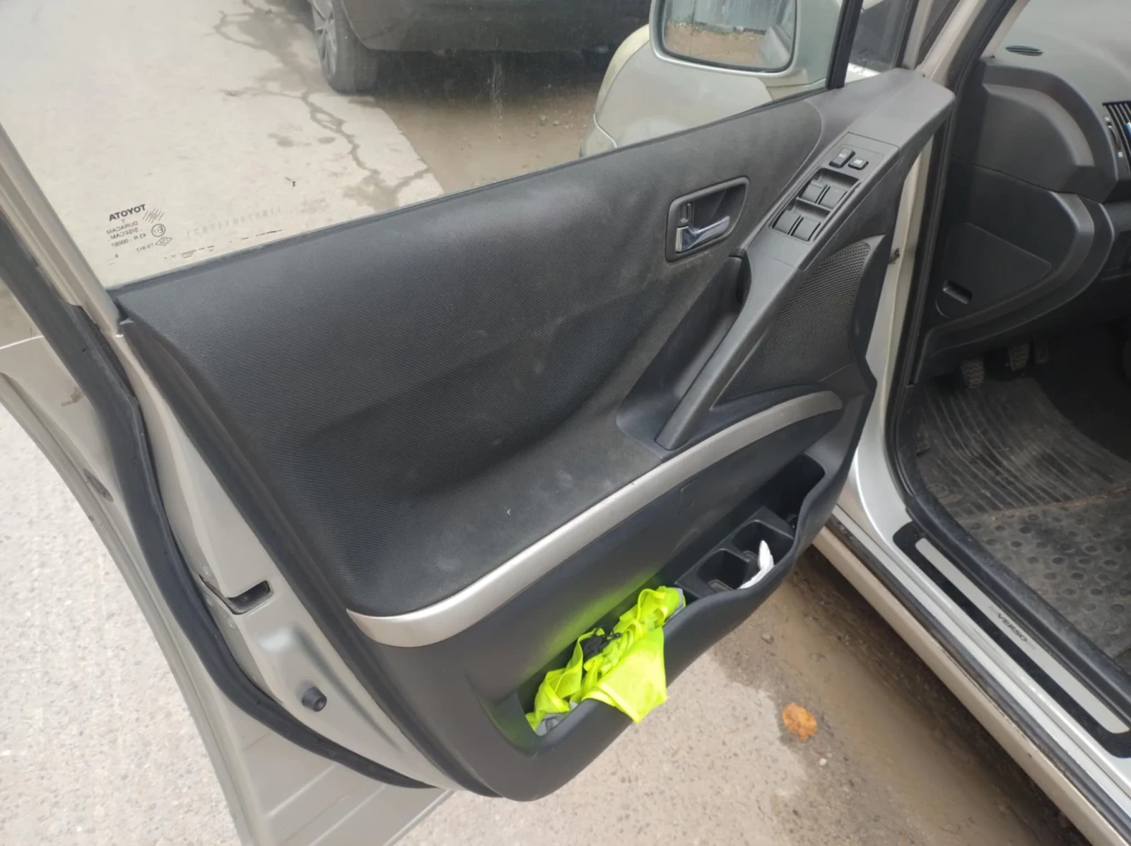 Toyota Corolla verso  - изображение 9