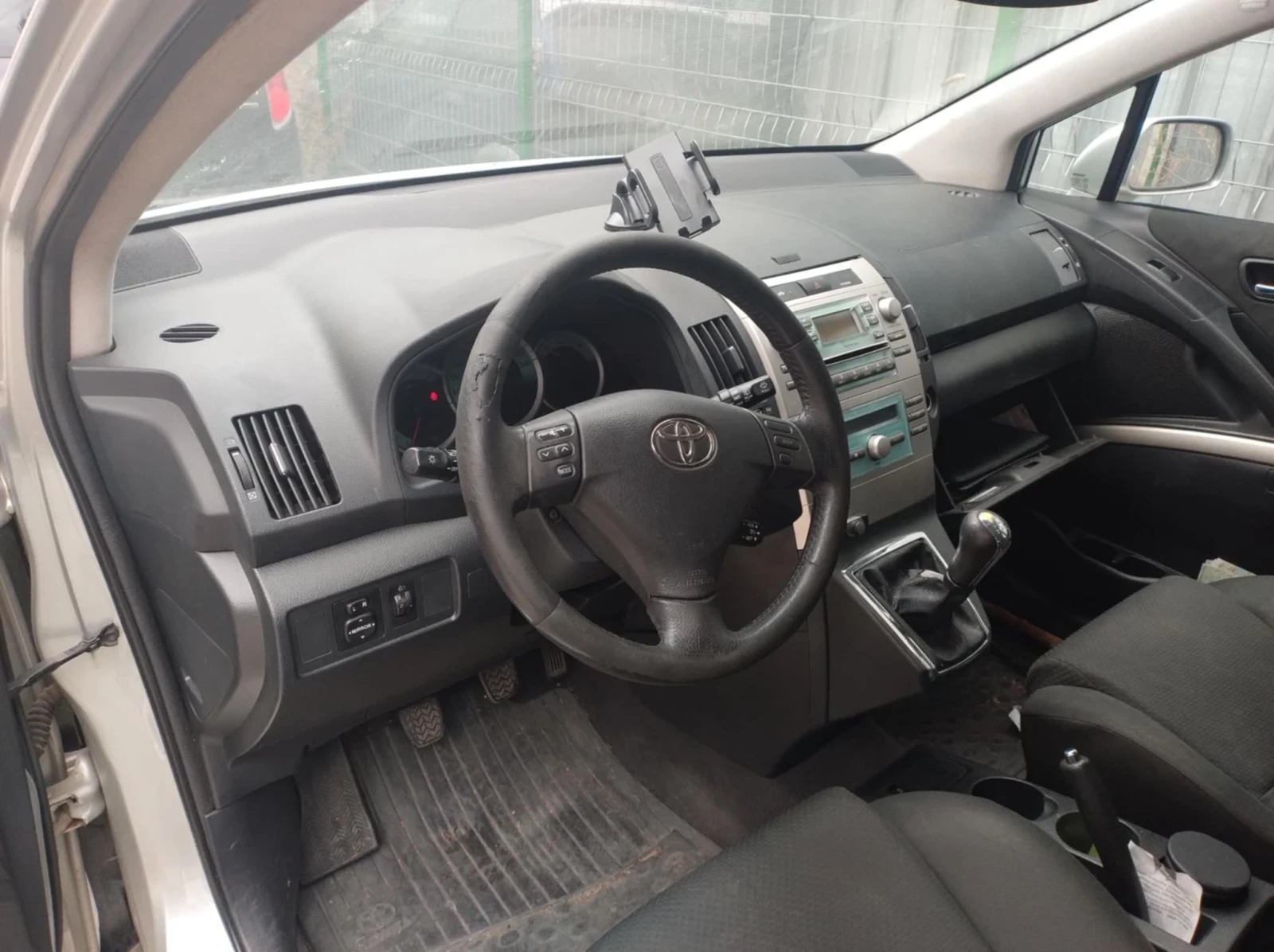 Toyota Corolla verso  - изображение 10