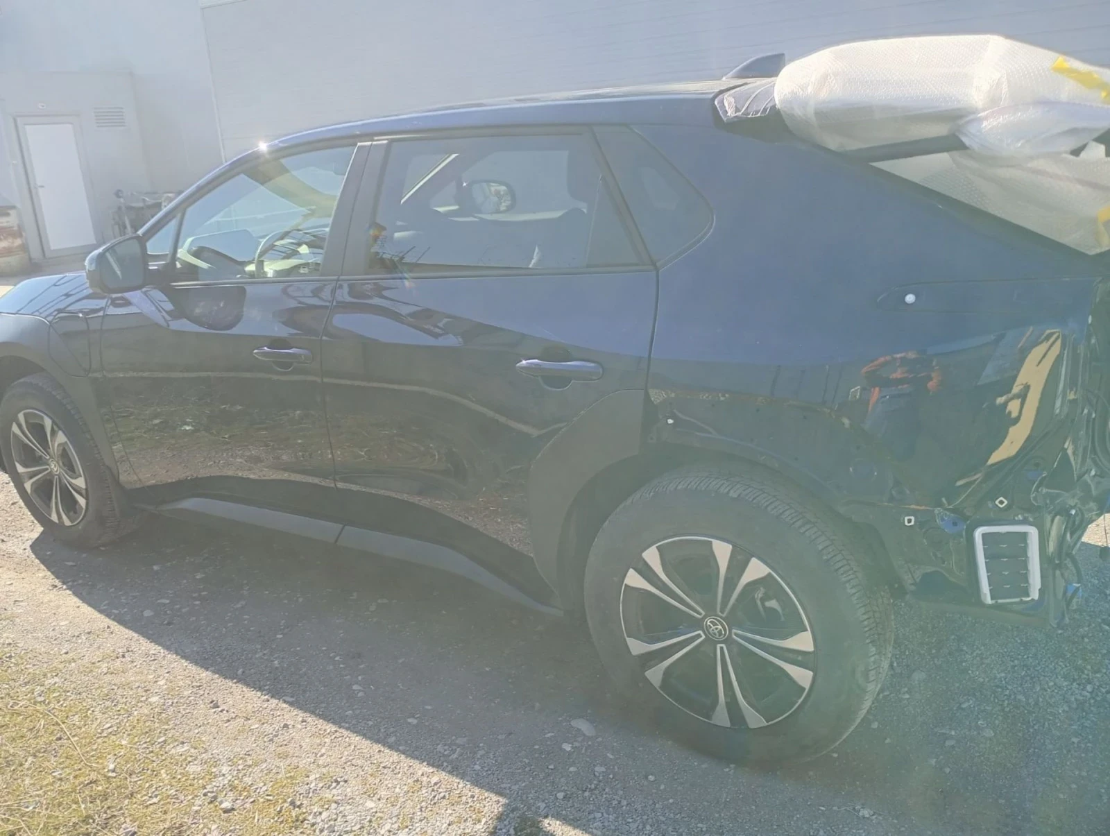 Toyota bZ4X AWD | Mobile.bg � ����������� 4