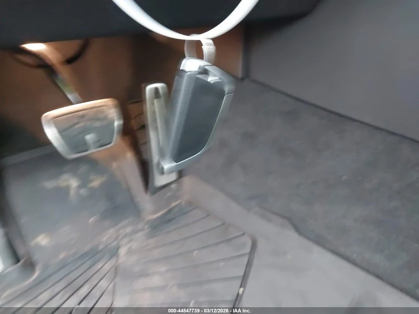 BMW 850 4.4L V-8 DI, DOHC, VVT, TURBO, 523HP All Wheel | Mobile.bg � ����������� 11