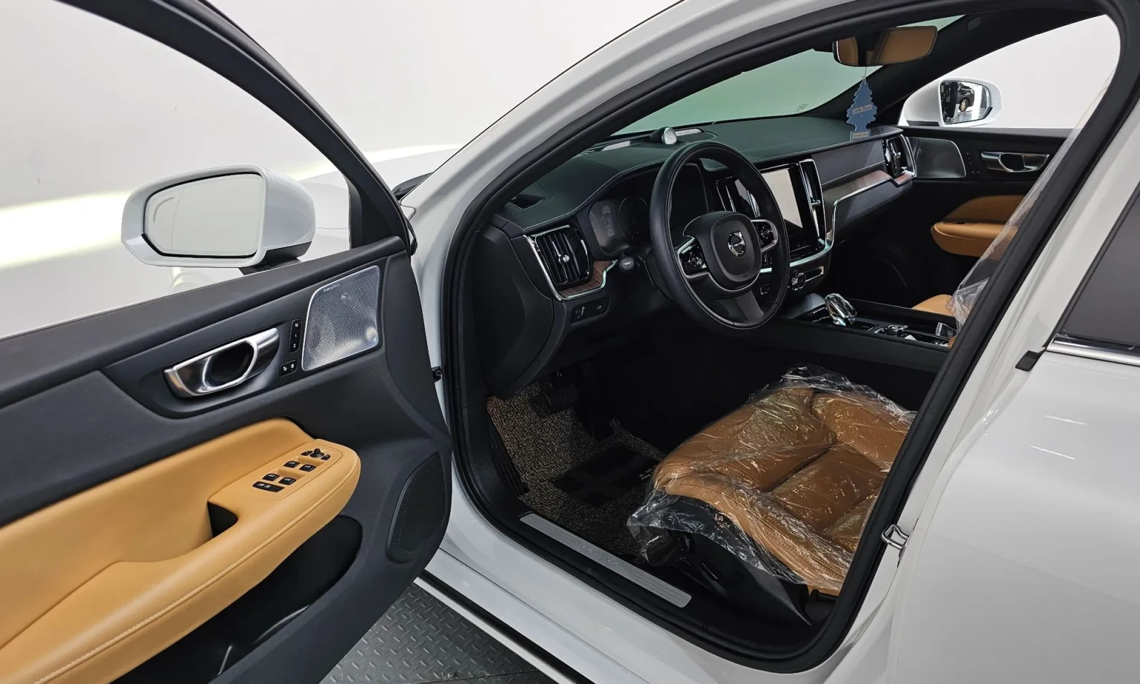 Volvo S60, снимка 10 - Автомобили и джипове - 54740757